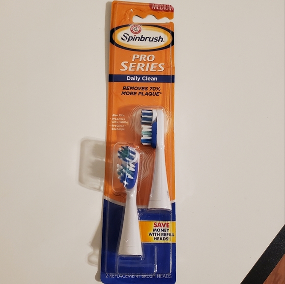 Arm & Hammer Spinbrush Pro Series Medium Two Replacement Heads - Picture 3 of 3